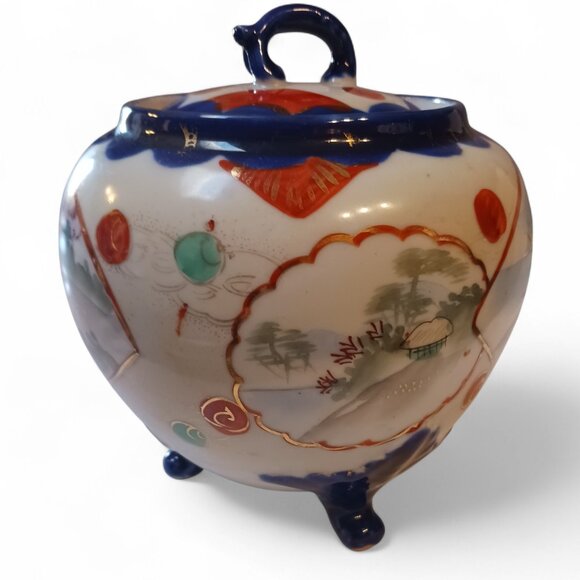 Vintage Japanese Kutani Lidded Jar – Hand Painted, Gilded, 3-Footed c.1920s–40s - Picture 4 of 16